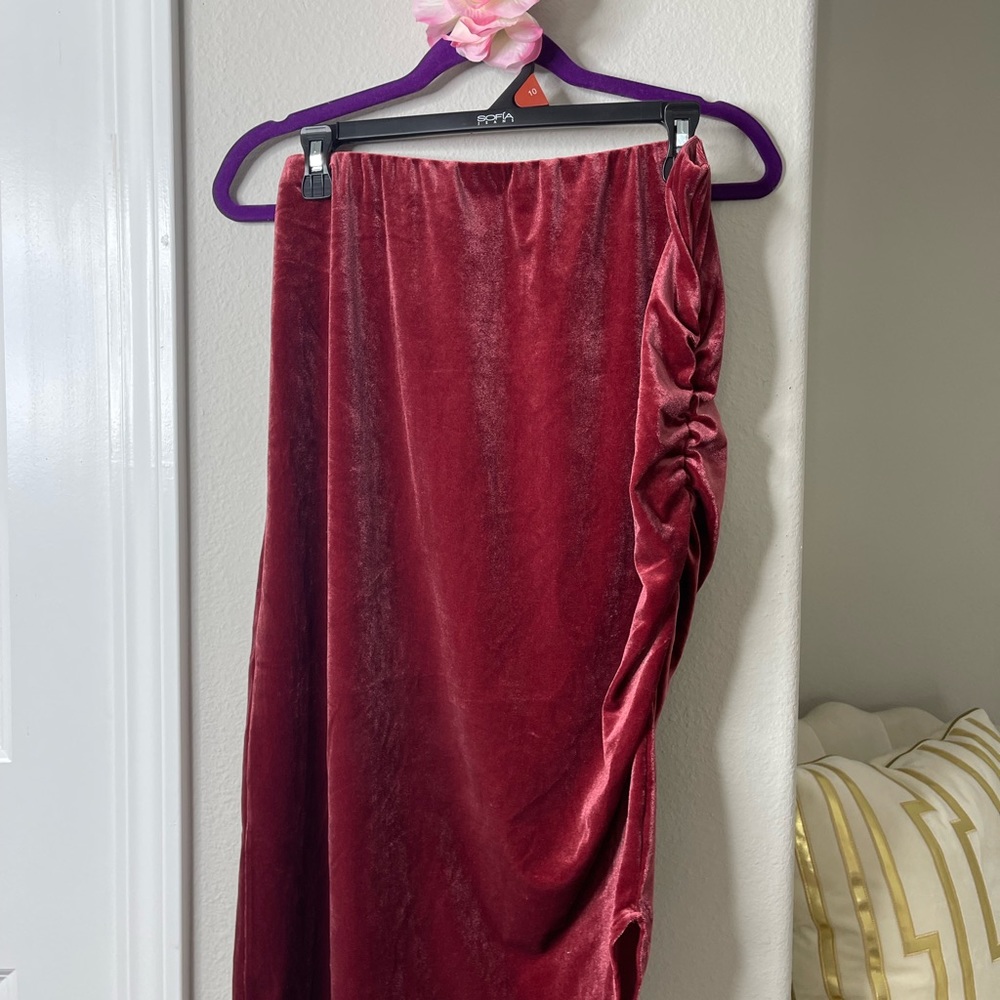Velvet skirt